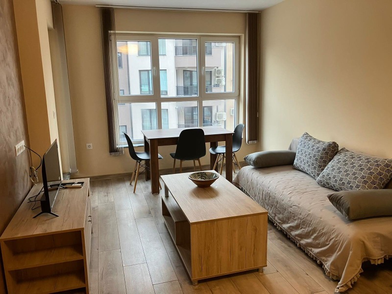 Дава под Наем 2-СТАЕН в град Пловдив, Център - 70 кв.м / 550 € » 1 075.71 лв., РИНЕКС РЕВОЛЮШЪН