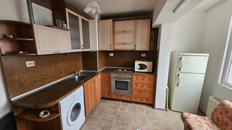 Дава под Наем 2-СТАЕН в град Разград, Бели Лом - 64 кв.м / 330 € » 645.42 лв., РОС -НЕДВИЖИМИ ИМОТИ