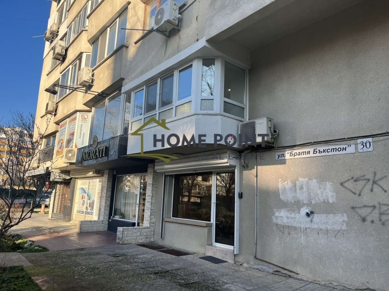 A louer  Boutique Varna , HEI , 58 m² | 71067899