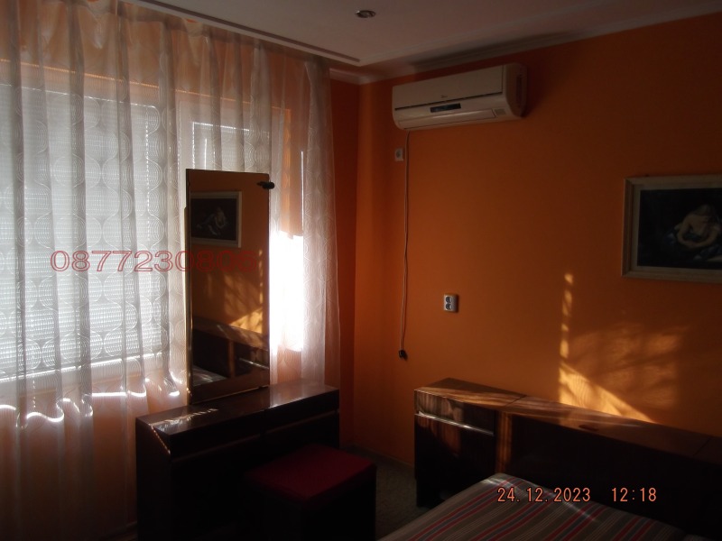 Дава под наем ЕТАЖ ОТ КЪЩА, гр. Добрич, ЖП Гара, снимка 3 - Етаж от къща - 53281657