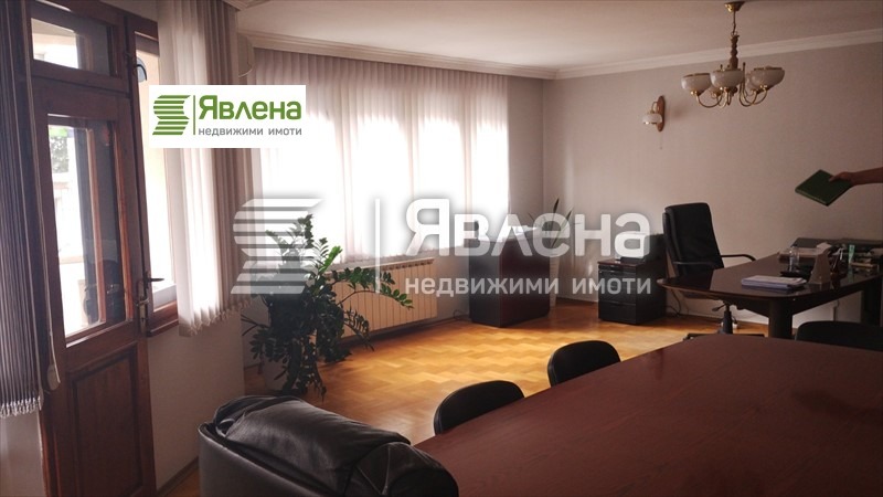 K pronájmu  3+ ložnice Sofia , Centar , 200 m2 | 17166415 - obraz [2]