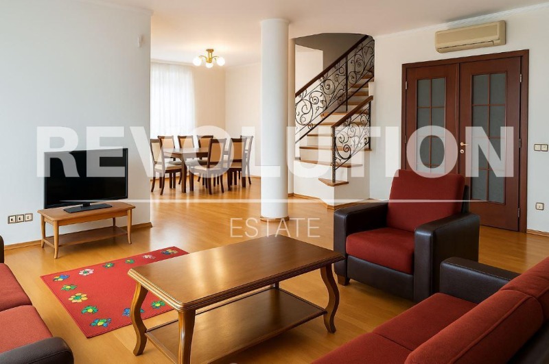 Zu vermieten  Hausboden Warna , m-t Dolna Traka , 265 qm | 67156561
