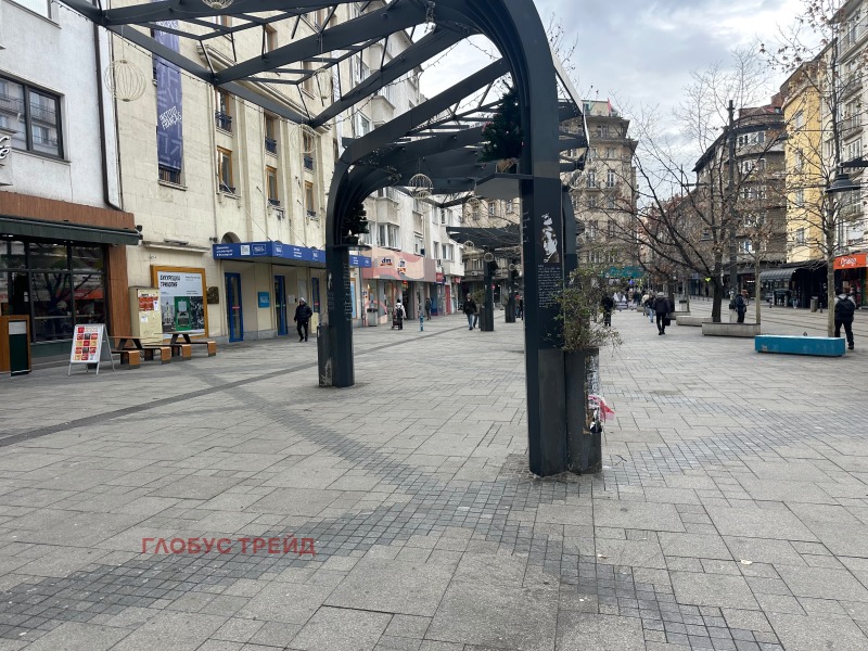 Дава под наем МАГАЗИН, гр. София, Център