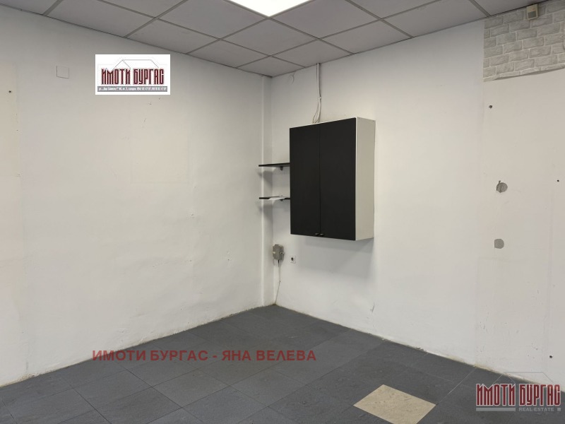 Дава под наем МАГАЗИН, гр. Бургас, Център, снимка 3 - Магазини - 53451402