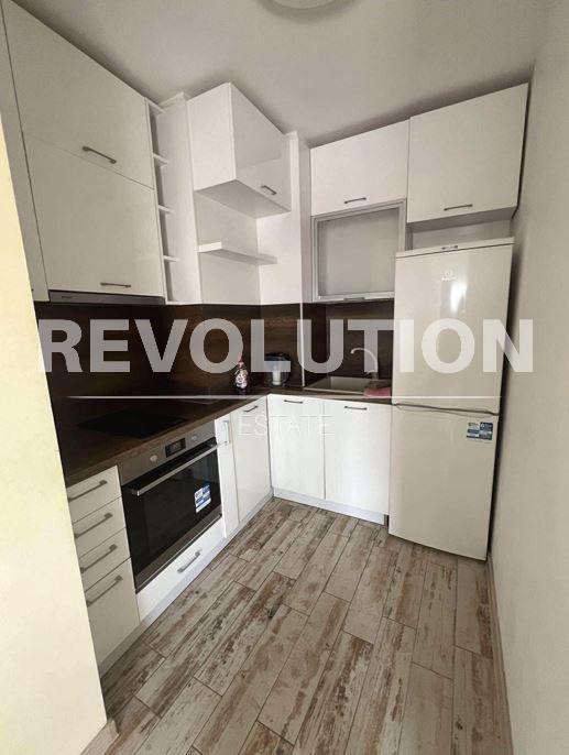 Дава под наем 3-СТАЕН, гр. Варна, Колхозен пазар, снимка 2 - Апартаменти - 53266402