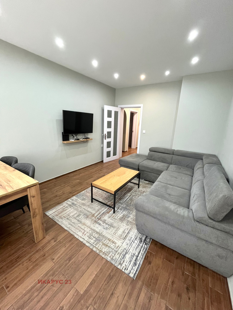 Do wynajęcia  1 sypialnia Plowdiw , Mladeżki Chalm , 77 mkw | 96919518