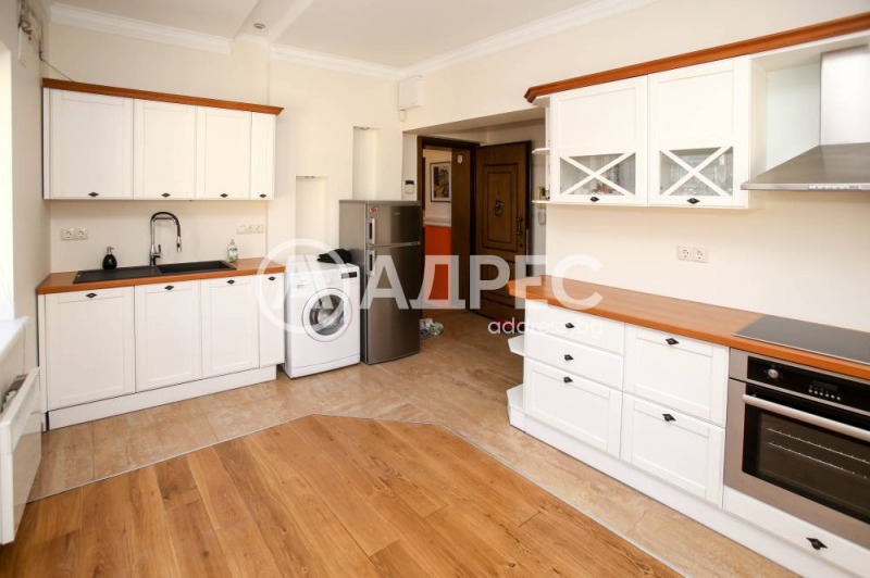 Дава под наем МНОГОСТАЕН, гр. София, Център, снимка 2 - Апартаменти - 53423540