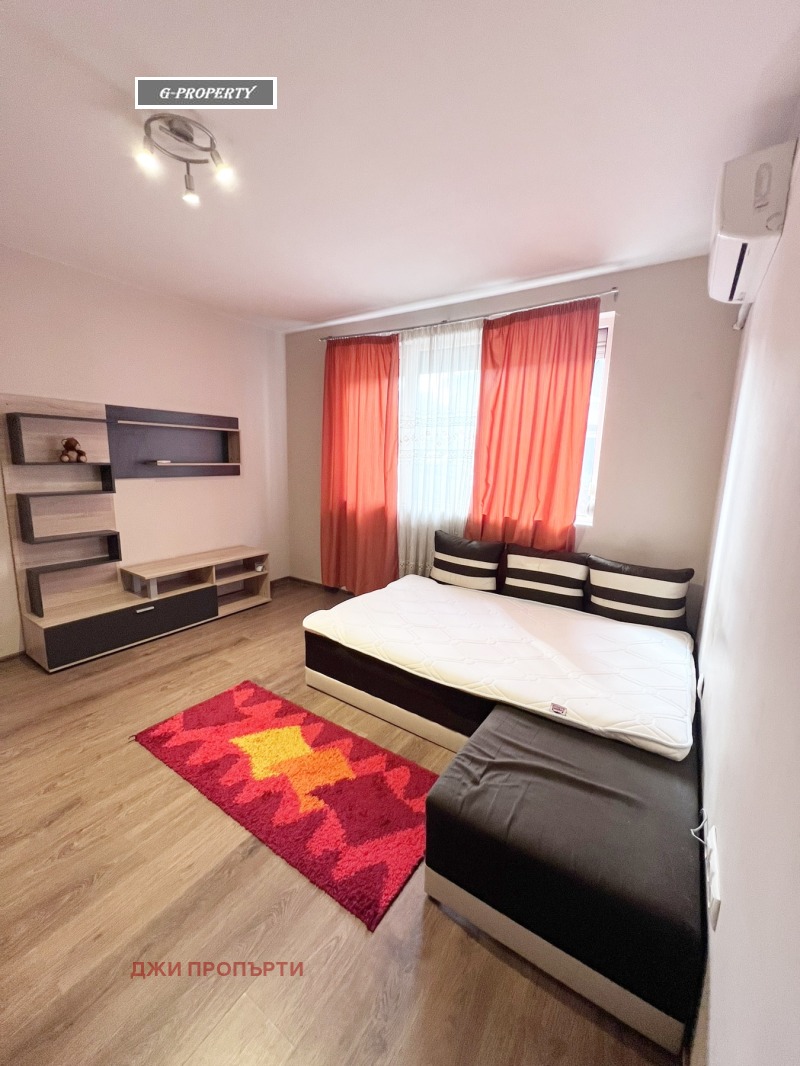 De inchiriat  Studio Sofia , Studentsci grad , 30 mp | 58764941