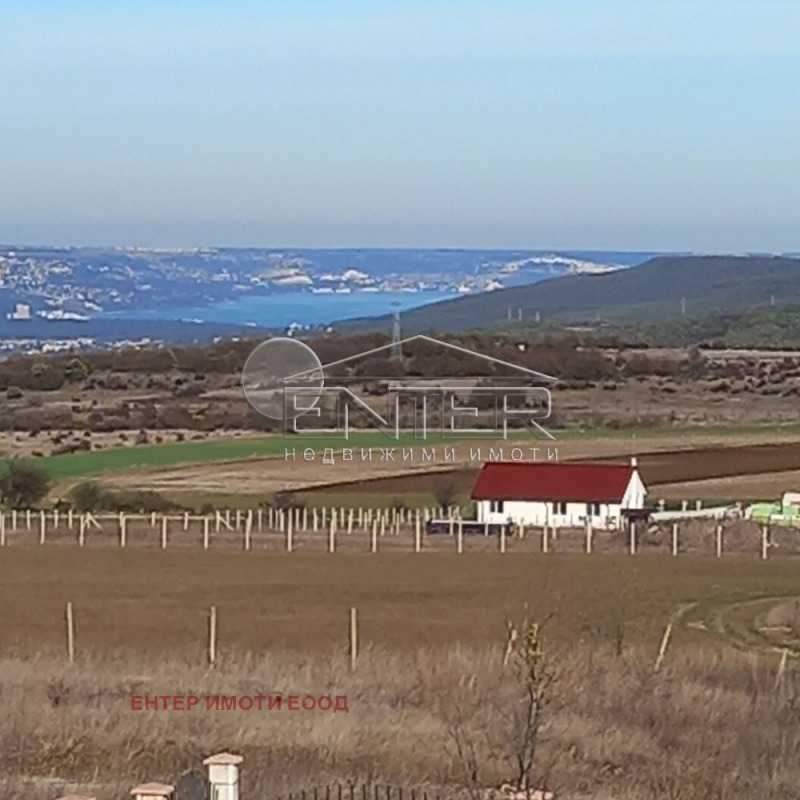 Дава под наем ЕТАЖ ОТ КЪЩА, с. Кичево, област Варна, снимка 10 - Етаж от къща - 53170667