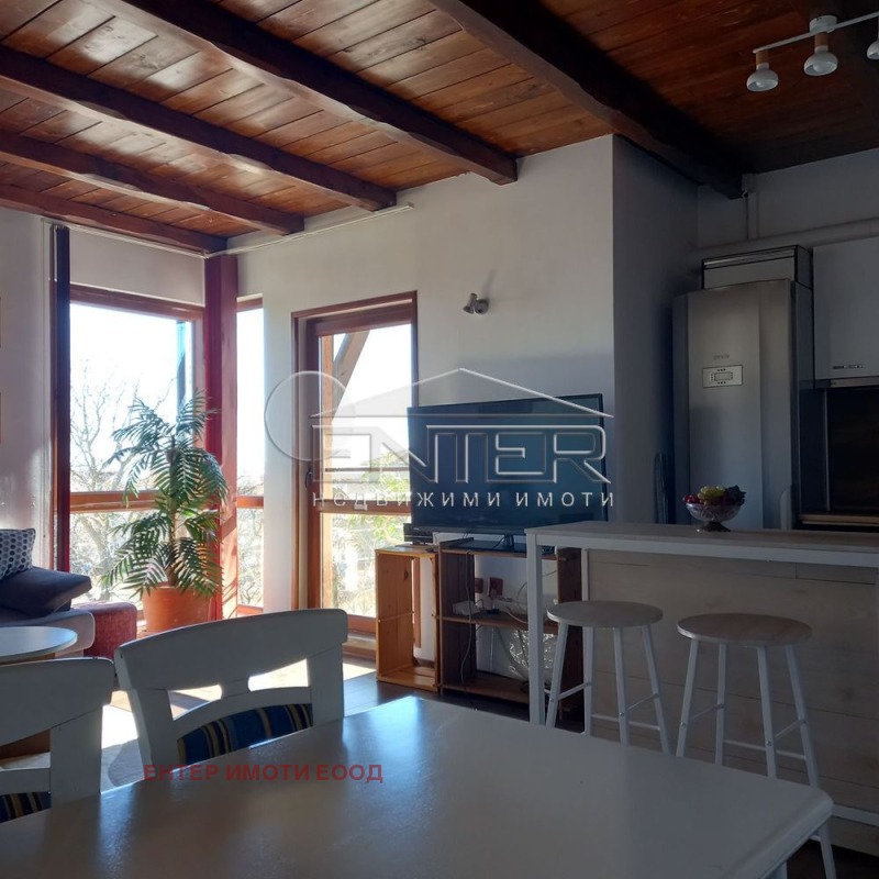 Дава под наем ЕТАЖ ОТ КЪЩА, с. Кичево, област Варна