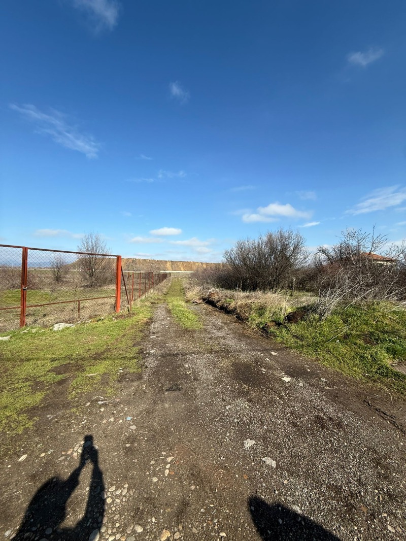 Дава под наем МЯСТО, гр. София, Враждебна, снимка 4 - Парцели - 53505187