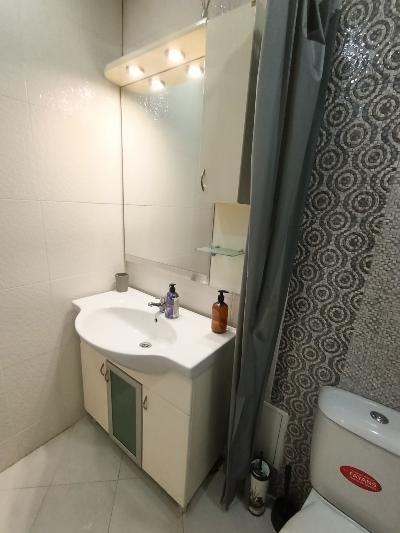 De inchiriat  1 dormitor Sofia , Țentâr , 50 mp | 17873800 - imagine [8]