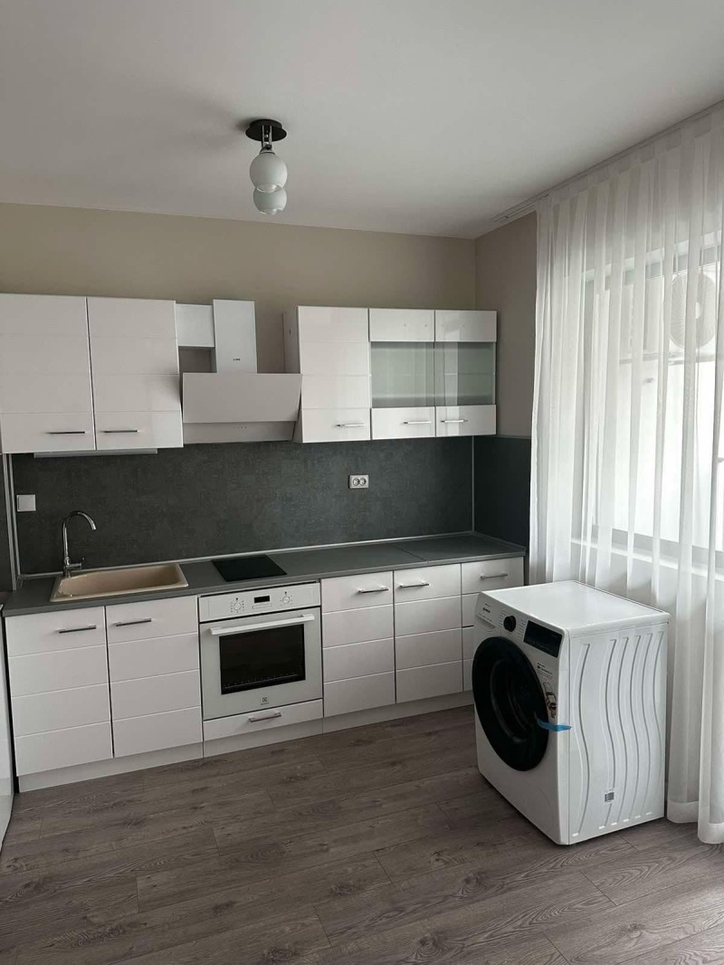 Дава под нем  3-стаен, град Пловдив, Тракия •  600 EUR • ID 17120728 — holmes.bg - [1] 