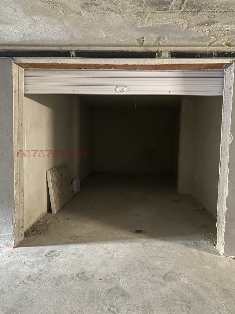 Дава под наем ГАРАЖ, ПАРКОМЯСТО, с. Лозенец, област Бургас