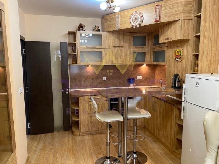 Дава под наем  2-стаен град Варна , Център , 60 кв.м | 97537476