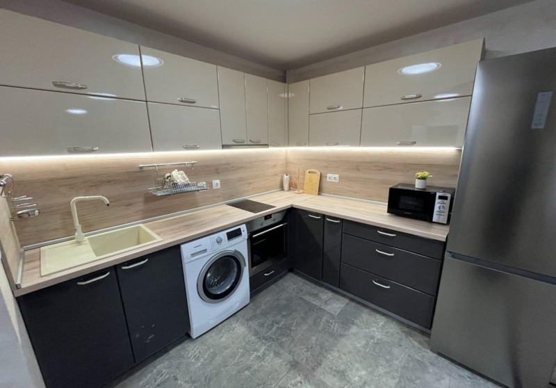 Дава под нем  3-стаен, град София, Банишора •  699 EUR • ID 54357339 — holmes.bg - [1] 