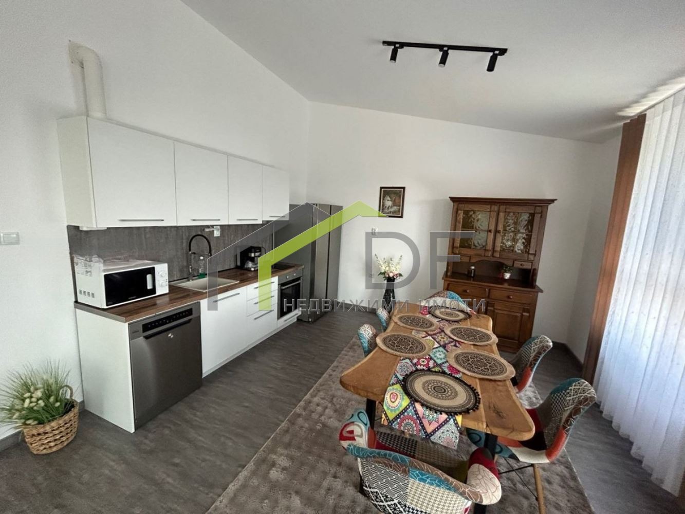 Дава под наем 3-СТАЕН, гр. Варна, Център