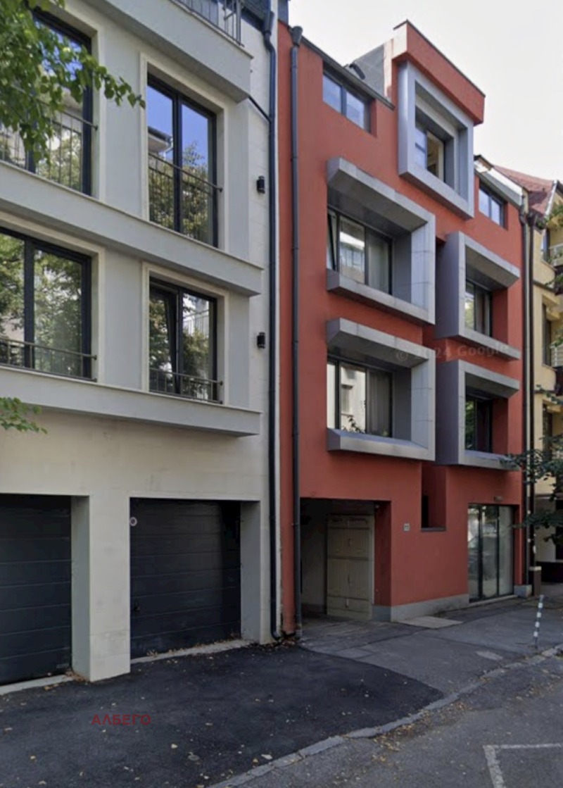 Дава под Наем ГАРАЖ в град София, Център - 15 кв.м / 240 € » 469.40 лв., АЛБЕГО