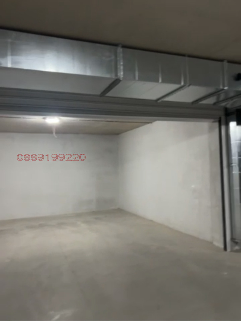 En renta  Cochera Sofia , Tsentar , 18 metros cuadrados | 20482714