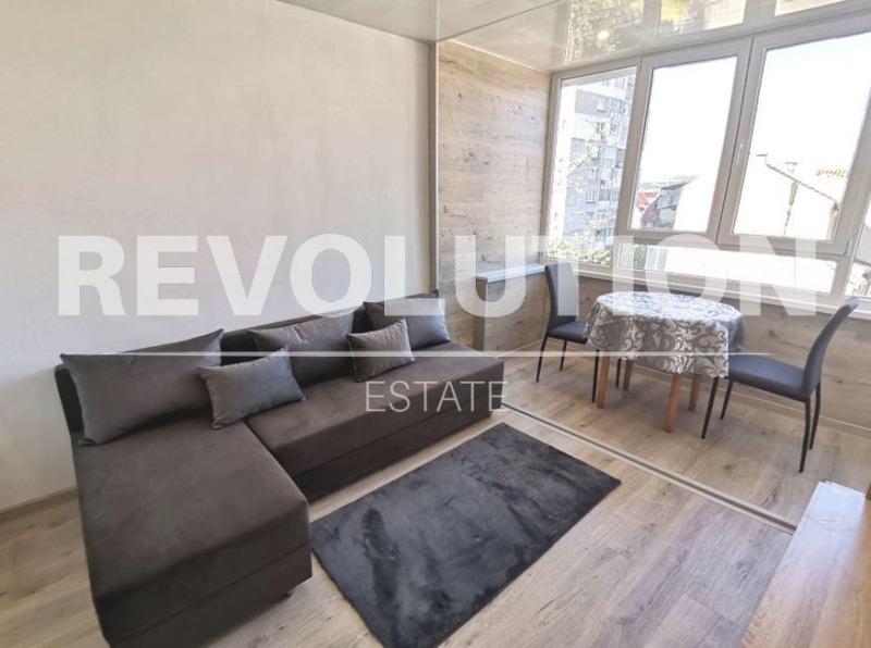 Te huur  1 slaapkamer Varna , Tsentar , 42 m² | 82748043