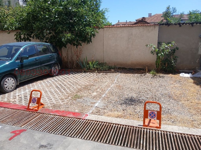 Дава под наем ГАРАЖ, ПАРКОМЯСТО, гр. Ямбол, Център