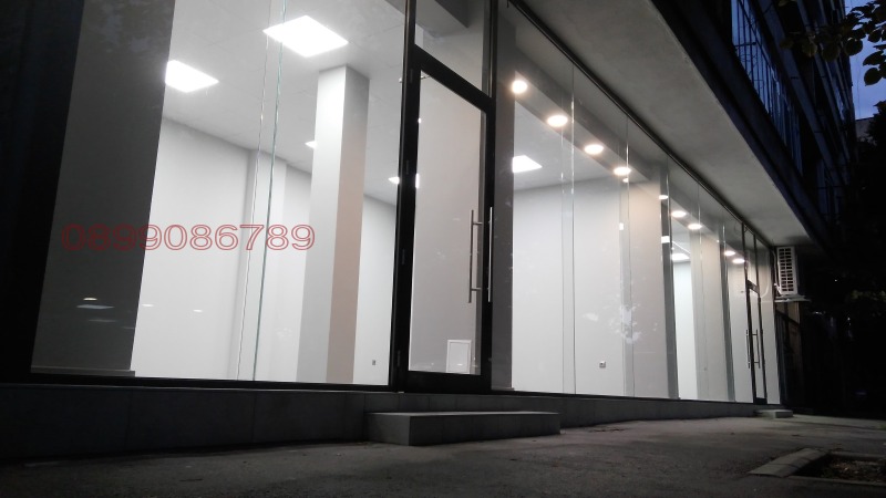 Дава под Наем МАГАЗИН в град Русе, Възраждане - 163 кв.м / 1 350 € » 2 640.37 лв.