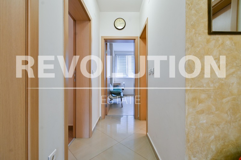 Издаје се  2 спаваће собе Софија , Лозенец , 100 м2 | 49500550 - слика [17]