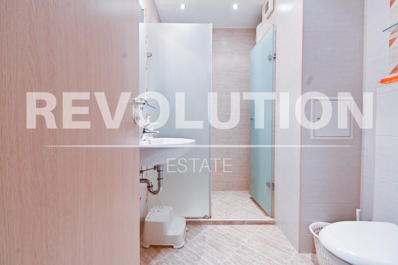 Издаје се  2 спаваће собе Софија , Лозенец , 100 м2 | 49500550 - слика [16]