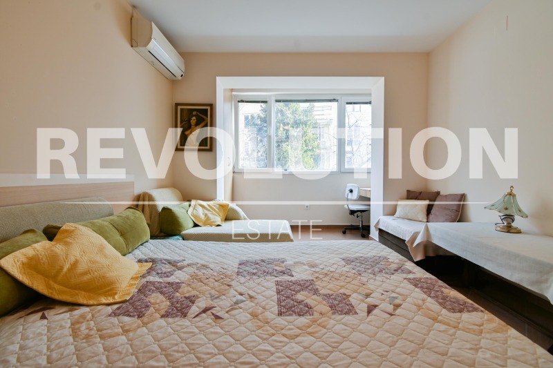 Издаје се  2 спаваће собе Софија , Лозенец , 100 м2 | 49500550