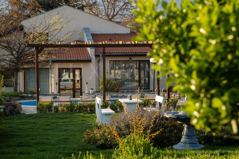 Дава под наем КЪЩА, с. Здравец, област Варна