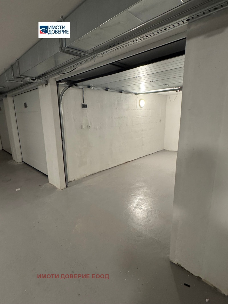 Te huur  Garage Sofia , Krastova vada , 18 m² | 40085926