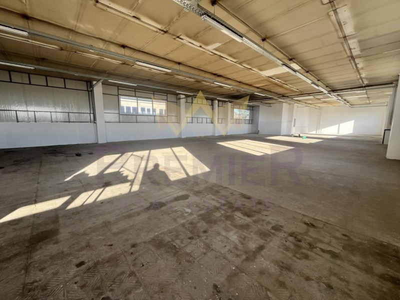 Дава под наем СКЛАД, гр. Варна, м-т Пчелина, снимка 4 - Складове - 53518594