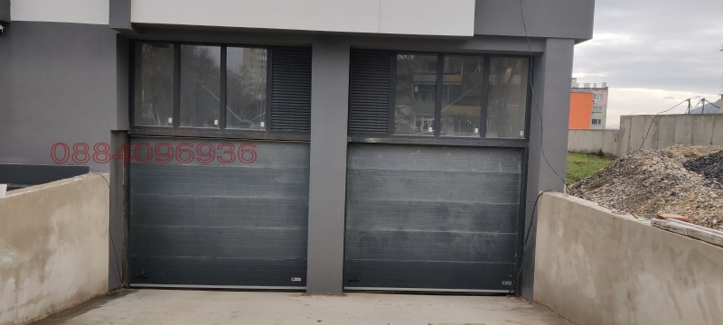 Дава под наем ГАРАЖ, ПАРКОМЯСТО, гр. Шумен, Тракия, снимка 3 - Гаражи и паркоместа - 53232042