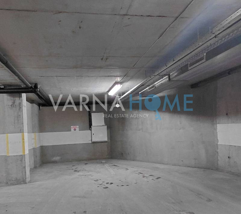 Дава под наем ГАРАЖ, ПАРКОМЯСТО, гр. Варна, Левски 1