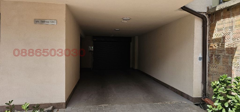 Дава под наем ГАРАЖ, ПАРКОМЯСТО, гр. София, Зона Б-18, снимка 4 - Гаражи и паркоместа - 53752598