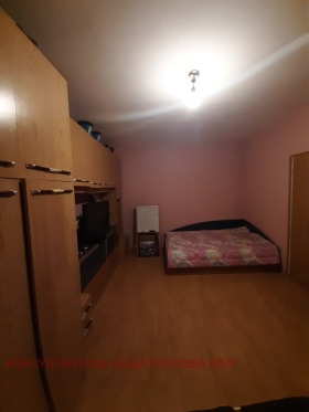 1 Schlafzimmer Mladost, Lowetsch 4