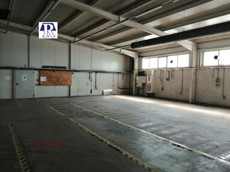 Da affittare  Edificio industriale Plovdiv , Industrialna zona - Iug , 1336 mq | 79145937 - Immagine [2]