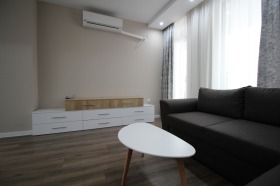 1 dormitor Slaveicov, Burgas 5