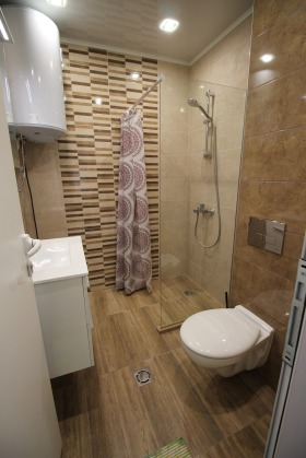 1 dormitor Slaveicov, Burgas 10