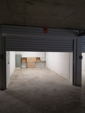 ГАРАЖ, ПАРКОМЯСТО, 42 m2