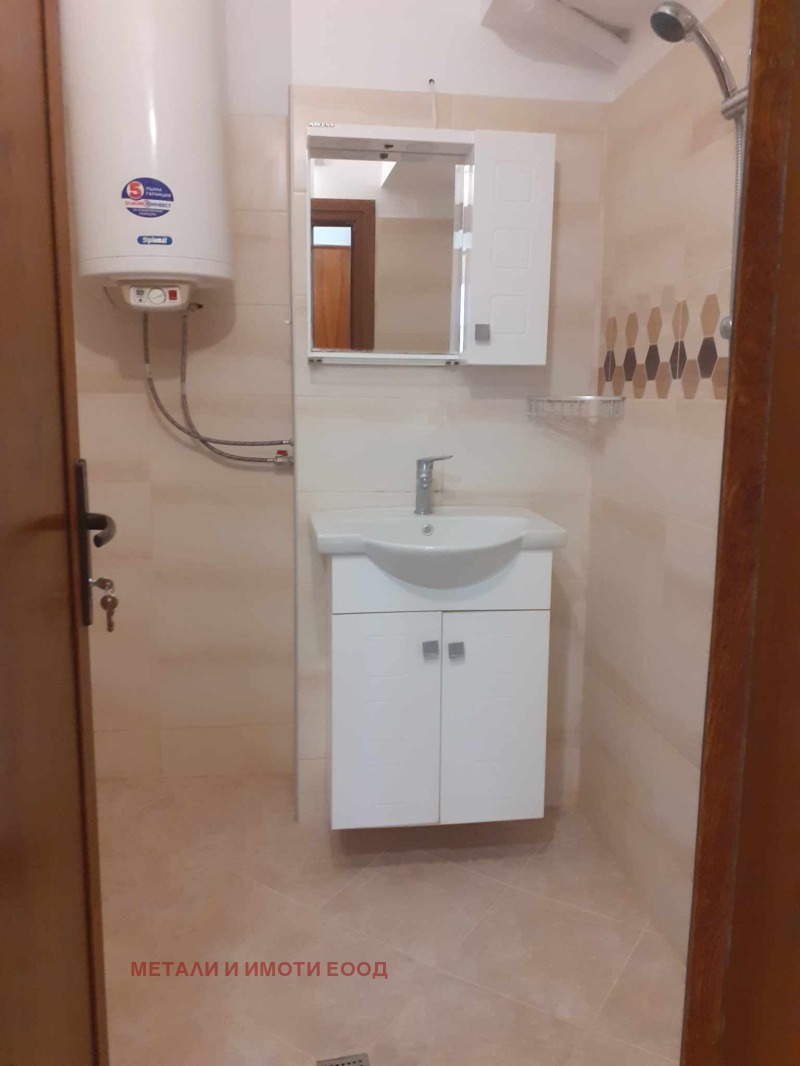 De inchiriat  1 dormitor Ruse , Șiroc țentâr , 65 mp | 65974695 - imagine [6]