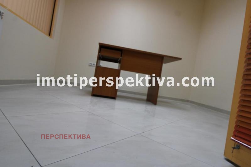 Da affittare  Ufficio Plovdiv , Karshiiaka , 100 mq | 81673310 - Immagine [6]