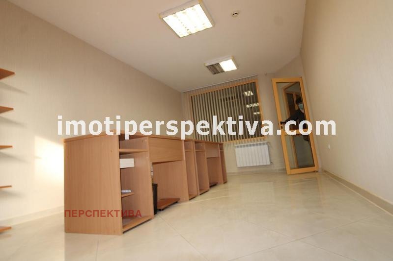 Da affittare  Ufficio Plovdiv , Karshiiaka , 100 mq | 81673310 - Immagine [5]