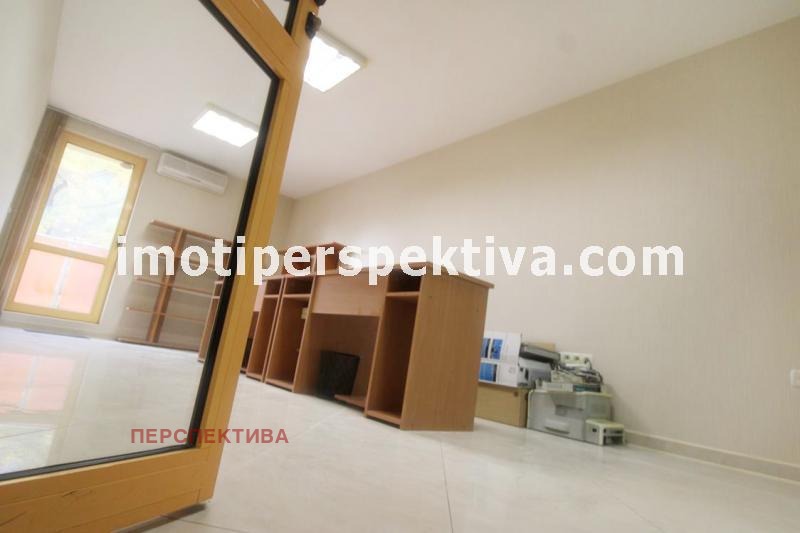 Da affittare  Ufficio Plovdiv , Karshiiaka , 100 mq | 81673310 - Immagine [4]