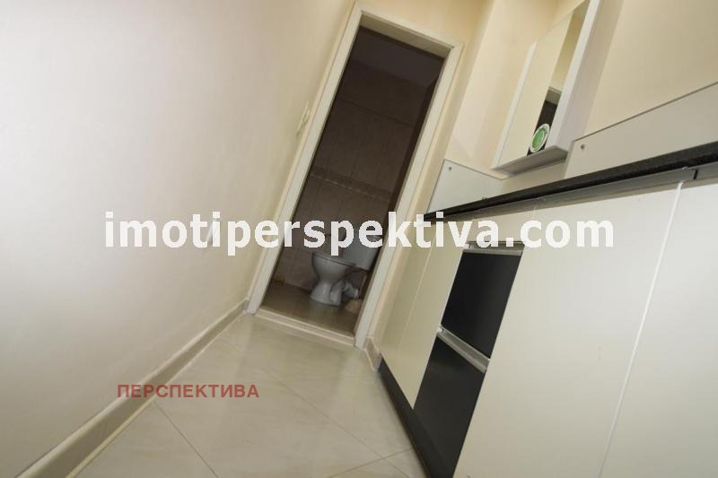 Da affittare  Ufficio Plovdiv , Karshiiaka , 100 mq | 81673310 - Immagine [9]