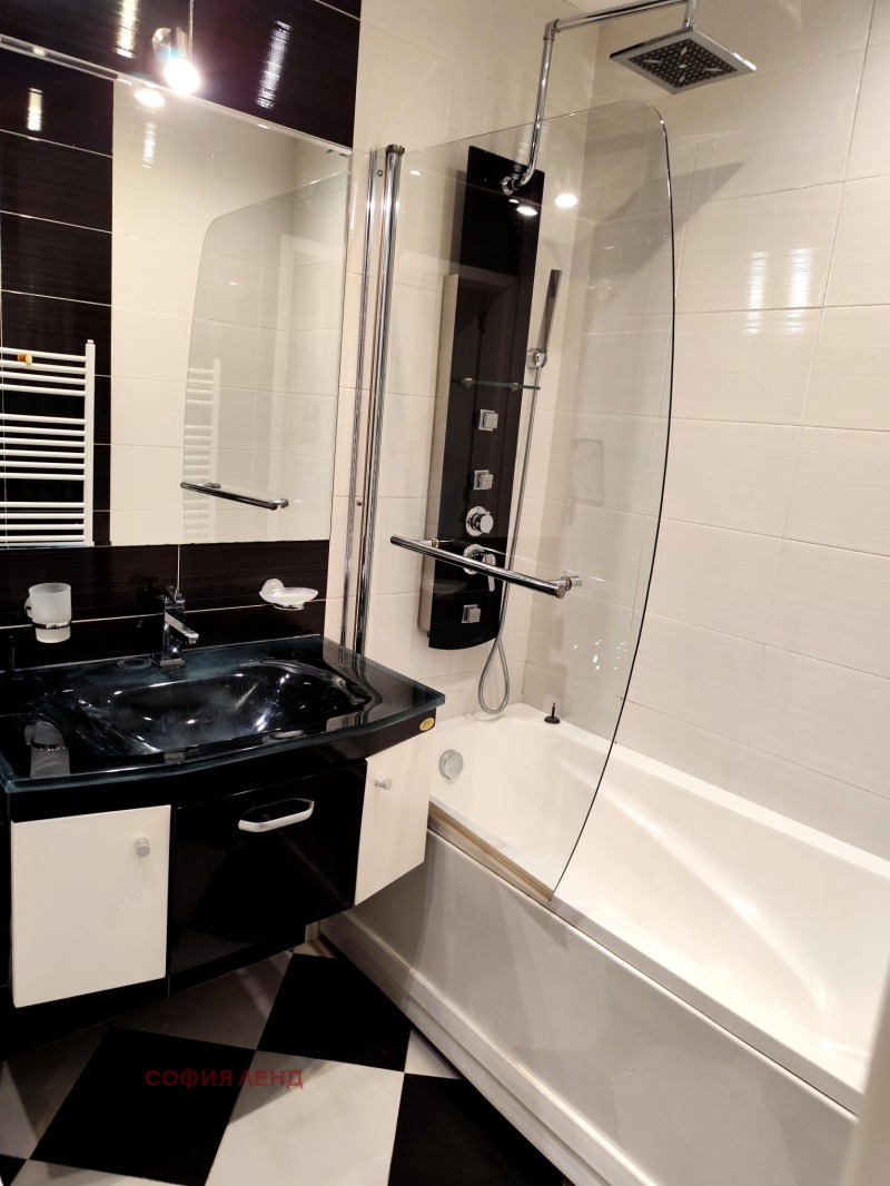 Zu vermieten  2 Schlafzimmer Sofia , Zentar , 168 qm | 31519002 - Bild [9]
