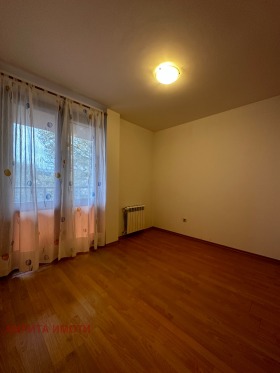 2 camere da letto Iztok, Sofia 3