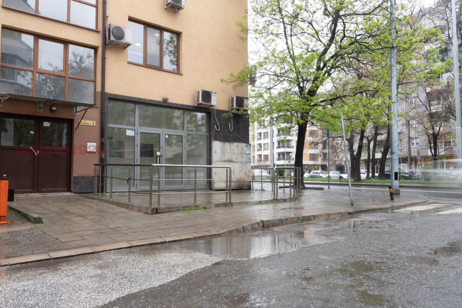 Дава под наем МАГАЗИН, гр. Пловдив, Кючук Париж, снимка 2 - Магазини - 54202157