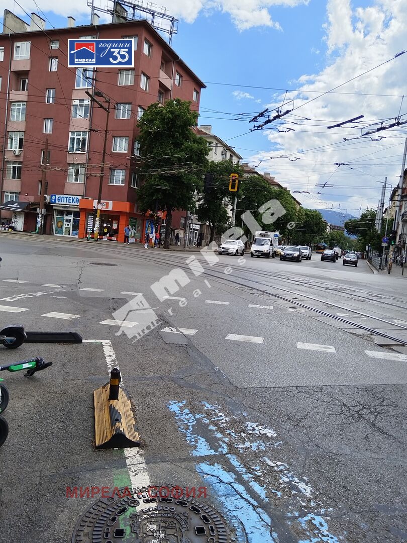 Дава под наем МАГАЗИН, гр. София, Център, снимка 2 - Магазини - 53969739