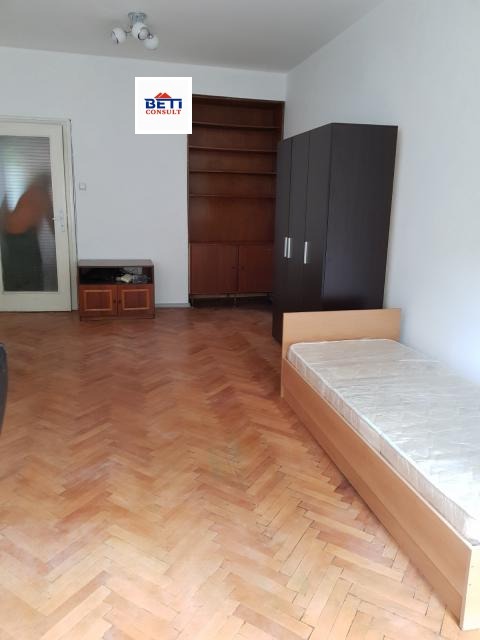 Дава под наем СТАЯ, гр. София, Център, снимка 2 - Стаи под наем - 54353183